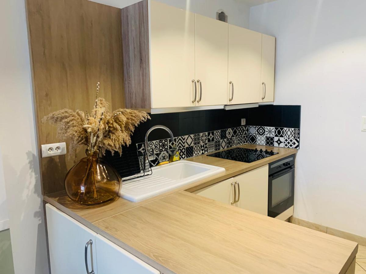 La Roseraie De L Arguenon, Appartement Charmant Centre Ville Jugon-les-Lacs Eksteriør bilde